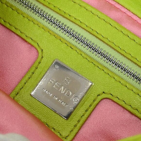 Fendi Green Lambskin Baguette Handbag 2348 26424-008 125003 - Picture 8 of 9